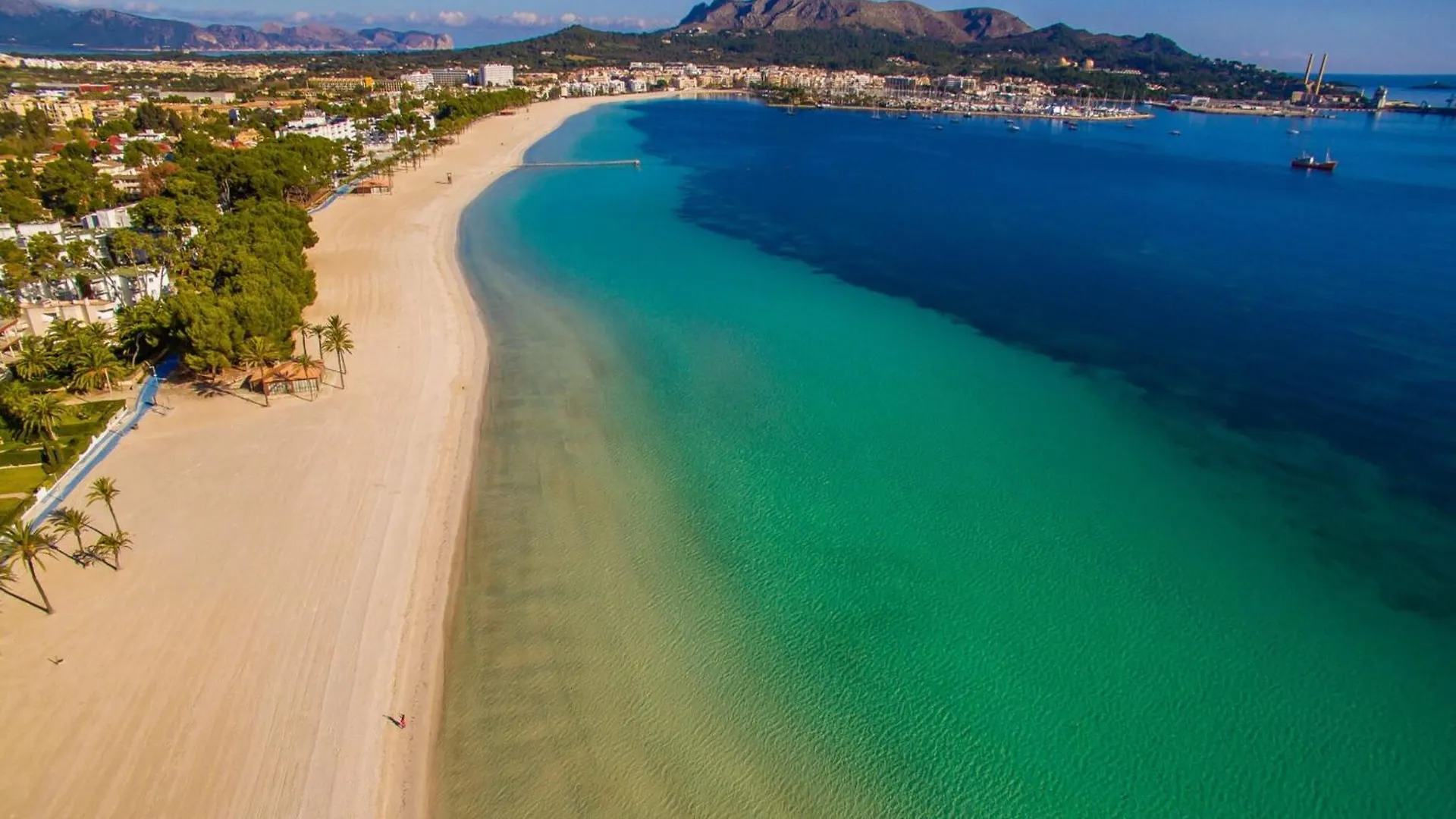 Retreat In Alcudia With Lake View