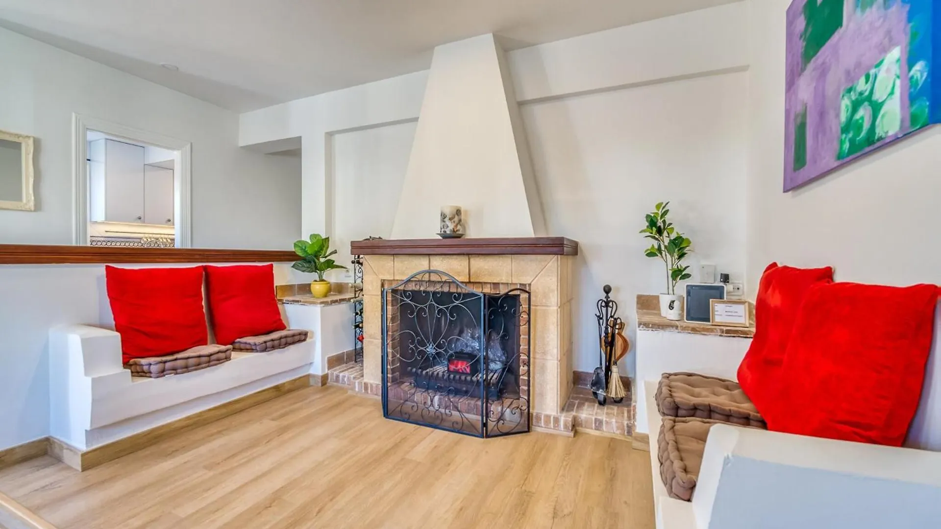 Retreat In Alcudia With Lake View